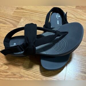 Women's Black Sandals Cloudsteppers By Clarks US Size 10